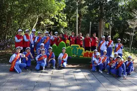 别开生面！华新小学的孩子们在植树节这天种上了中草药图片