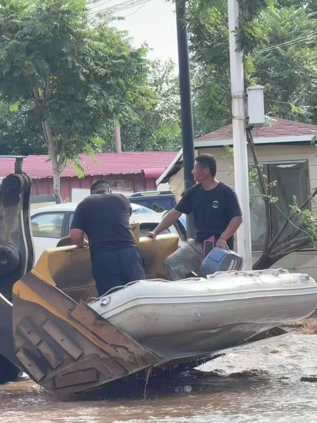 雨洪之下，山村的救援与自救