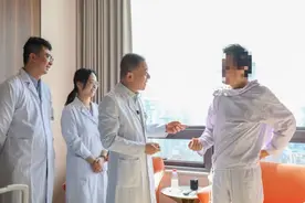 突然查出胰腺癌，外国医生的一句话让他果断选择回上海看病图片