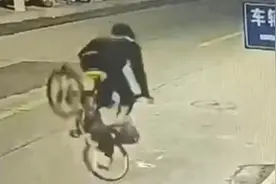 小伙骑车上班与猫咪相撞后摔伤，“肇事猫”逃逸，该谁担责？图片