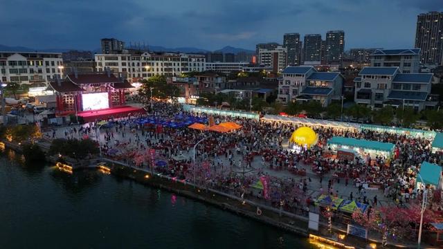 第一波高潮已来！今晚，涵江白塘湖公园人气“爆棚”！速来排队→