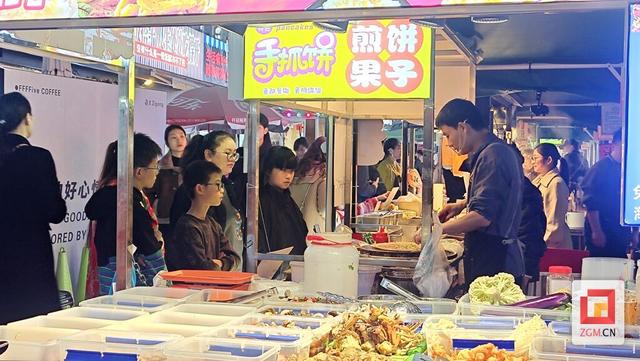自贡“解锁”首个秋假 “花样”玩儿法带动文旅消费热潮
