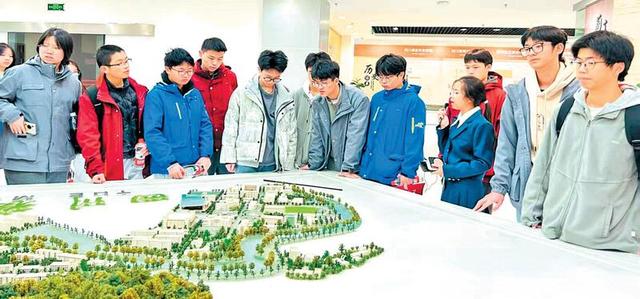 深化“文旅+”融合 首个秋假雅安很“火热”