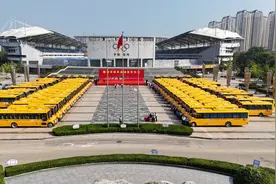 新学期滕州66辆新校车投入使用图片