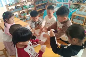 东营市利津县利津街道中心幼儿园中一班开展“童心绽放 感恩无限”三八妇女节主题活动图片