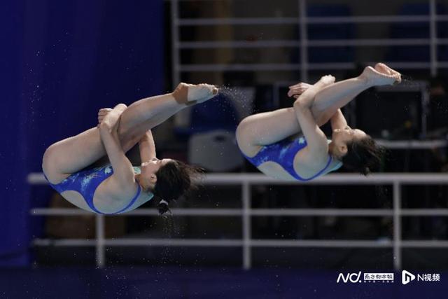多图直击广东“梦之队”零失误夺十五运会跳水首金