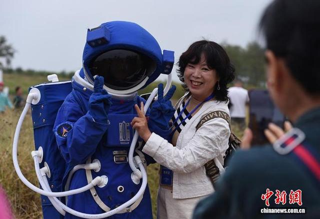 万名游客海上“追火箭” 航天游成中国文旅新热点