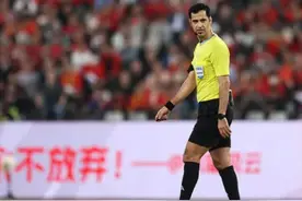 中日之战主裁4次执法国足比赛 中国队全部输球图片