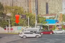 早高峰紧急联动， “110”为“120”保驾护航！图片