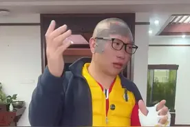 周黑鸭创始人被炸伤，坚持直播回馈粉丝热情图片