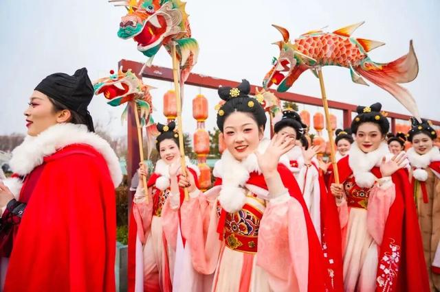 定档！演艺巡游、流光溢彩就在……