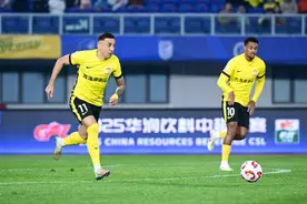 中超-内尔松卢斯破门 青岛西海岸完胜大连英博图片