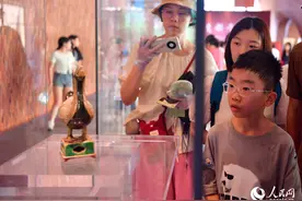 万千气象看江西丨景德镇：瓷器博物馆里暑假热图片