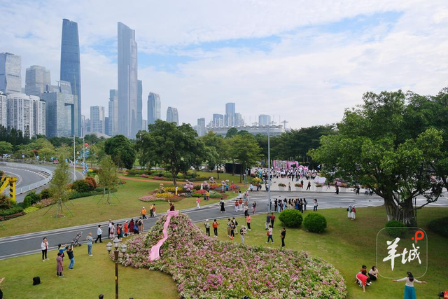 秋明拍花｜名副其实的“花城”：人在画中游，笑从花畔生