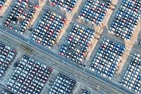 新增两条商品车外贸航线 山东港口烟台港助力汽车加速“出海”图片