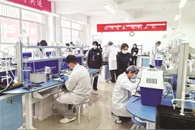 青年工匠 展风采图片