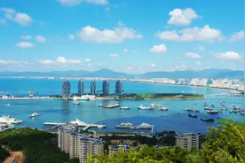 三亚发布违法经营典型案例：店家用冰鲜海鲜偷换鲜活海鲜被罚五十万图片