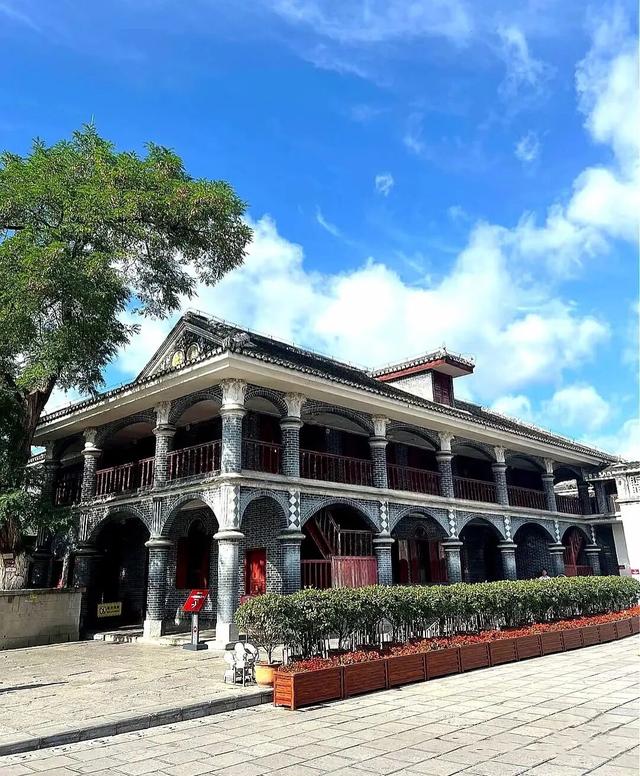 跟着赛事游遵义│4500人集结遵义!贵州红越野总决赛开跑,红色基因+铁人精神燃动暖冬