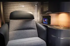 英航推出全新头等舱套房；美联航投资1600万美元建立全新飞行培训中心图片