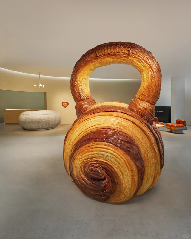 上海市中心惊现冬日“花海”！这片超火爆限时空间又焕新！明星也来打卡→