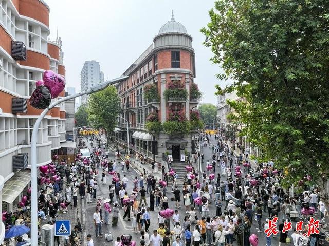 月满江城客自来！多条漫游线路人气爆棚，全国游客在汉尽享美好生活