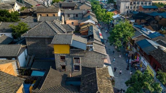 昭儿～来看滇超联赛 要在昆明耍几天呢噶