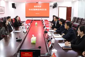 中央芭蕾舞团到访山东青年政治学院图片