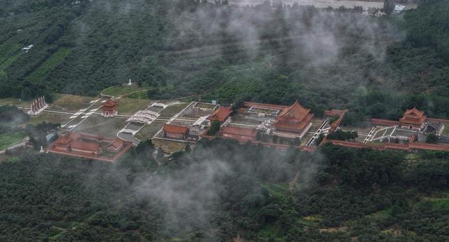 河北遵化：清东陵出现云海景观