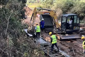 湖南浏阳市官渡镇整治河道护水源图片