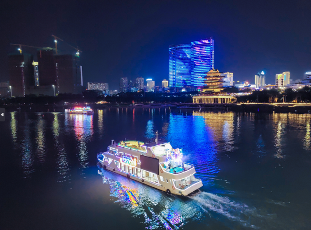 南宁就是冬日旅游天花板！摘果+跑马+演唱会+美景打卡，带你玩转“水果自由”之旅