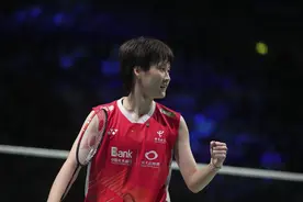 陈雨菲结束对安洗莹三连败，首局38拍极限相持图片