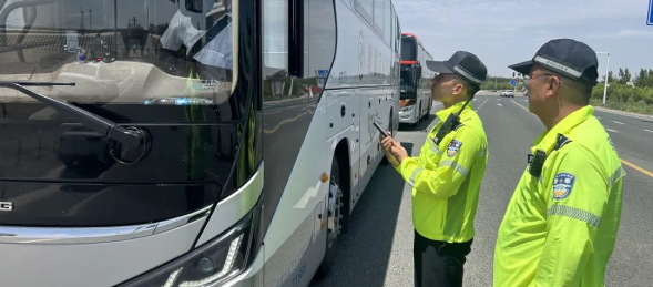 “警”彩护航 让丝路文旅增添“平安温度”