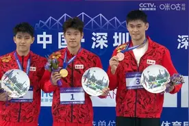孙杨回应“比赛第三”！和潘展乐首次同框领奖，这个细节好感动……图片