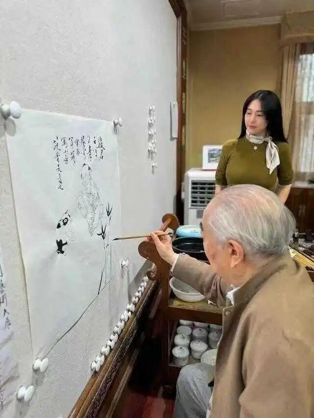 87岁范曾与妻子徐萌新公司本月刚成立；他宣布与女儿、继子断绝关系，律师：自然血亲关系无法断绝