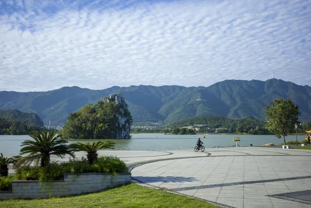 暑假倒计时！七星岩避暑秘籍，解锁清凉新玩法→