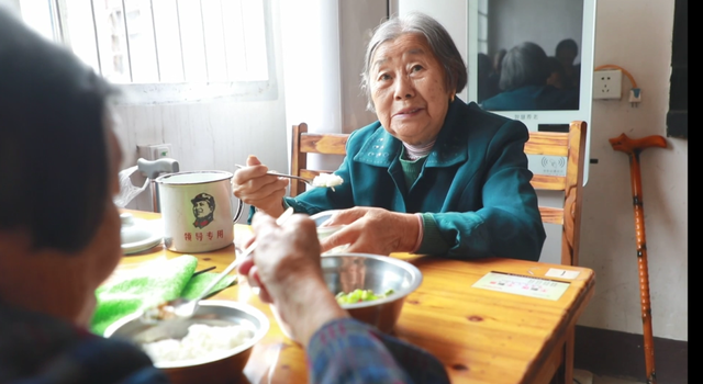 幸福食堂飘出“暖心味”