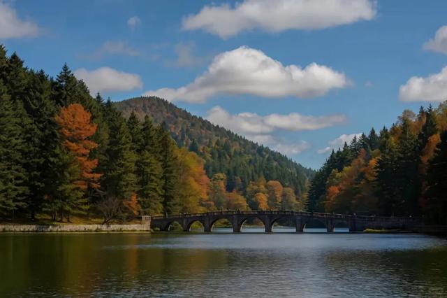 江西的那边是什么？你不用告诉我，我会在秋天自己去看