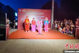 山东打造“村晚”“乡村书房” 掀起乡村文化热潮图片