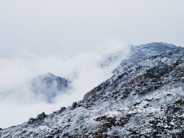 河南北风吹雪，嵩山一夜白头