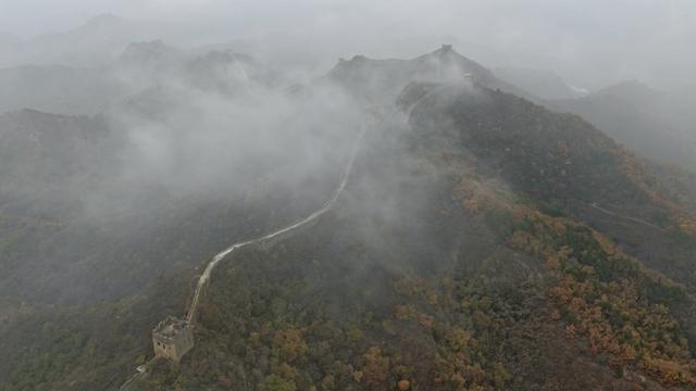 金山岭长城云雾缭绕景美如画