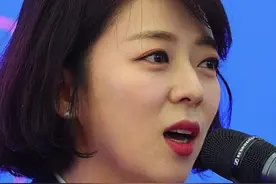 韩国执政党女议员遭到少年攻击 后脑勺被打出血图片