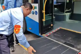 助推无障碍公交建设，公交再添惠民举措图片