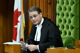 与泽连斯基一起表彰的乌克兰老兵是纳粹，加拿大议长道歉图片