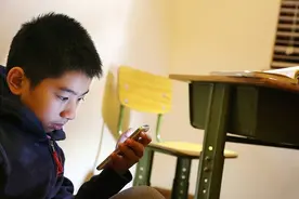 闪电心灵愈站 | 青春期少年走出叛逆厌学的人生低谷 看心理专家的关键3步→图片