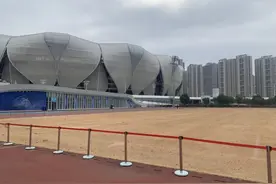 大小莲花果然红！开放半天，五六百人跑去锻炼图片