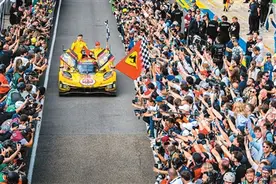 中国车手叶一飞问鼎“赛车马拉松” 百年勒芒见证中国速度图片