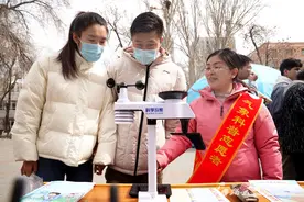 “世界气象日”系列科普教育活动走进大学校园图片