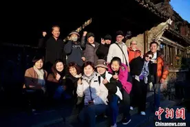 浙江水乡乌镇年味浓 入境游吸引“洋客人”图片