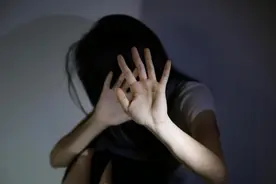 酒后非礼熟睡的女室友，新加坡一名35岁男子面临三项指控图片