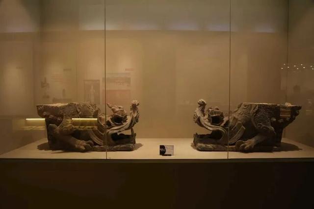 吾乡大藏·大理 | 从屋脊跃入人间，大理瓦猫“封印”解除